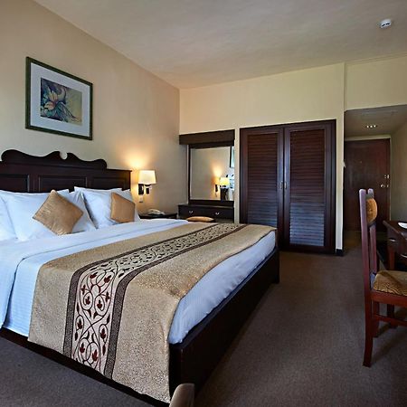 Berjaya Hotel Colombo Dehiwala-Mount Lavinia Dış mekan fotoğraf