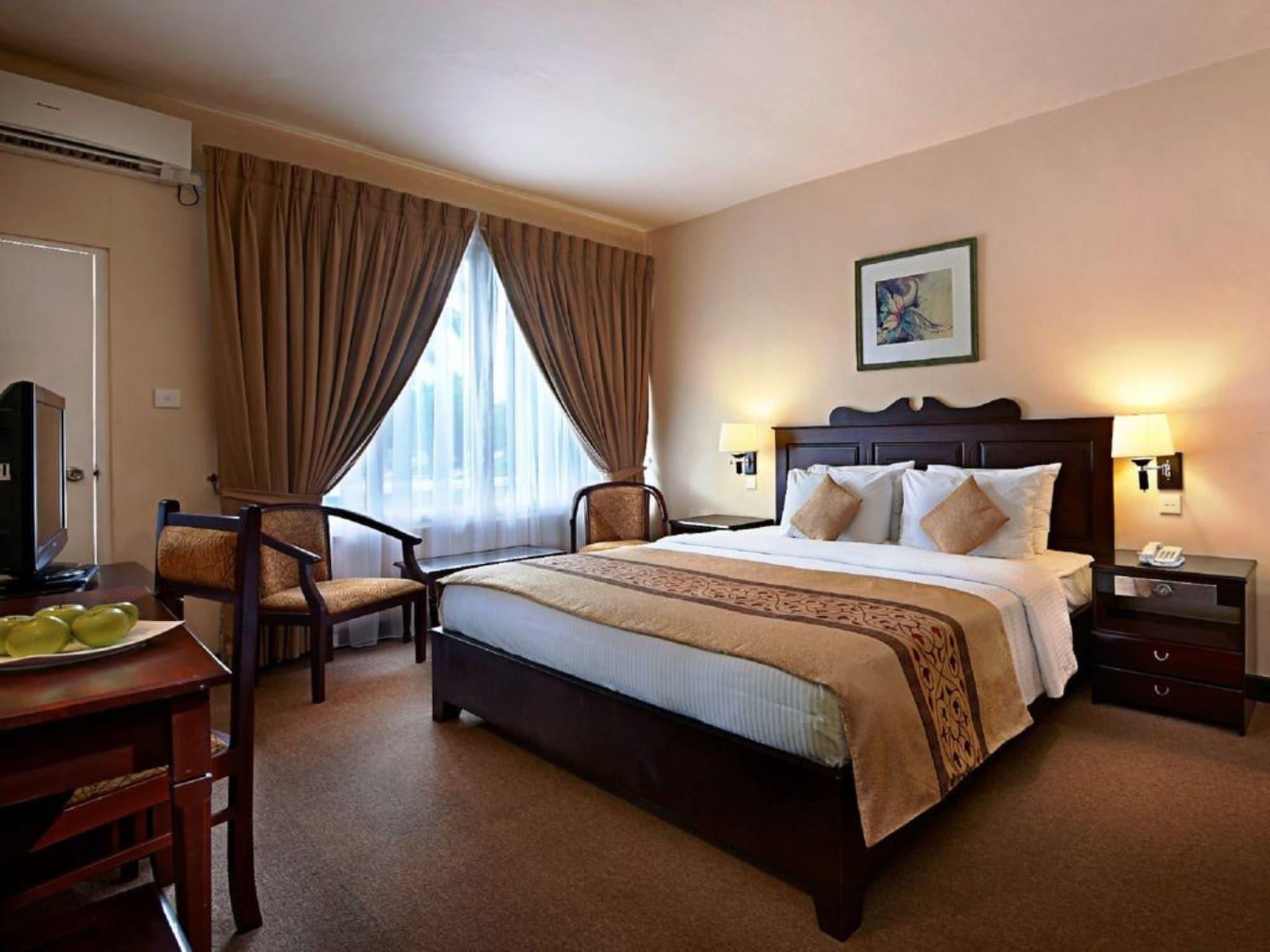 Berjaya Hotel Colombo Dehiwala-Mount Lavinia Dış mekan fotoğraf