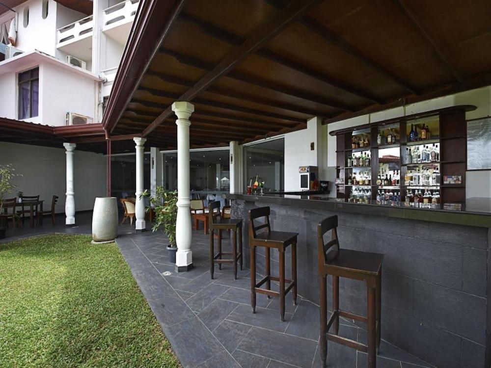 Berjaya Hotel Colombo Dehiwala-Mount Lavinia Dış mekan fotoğraf