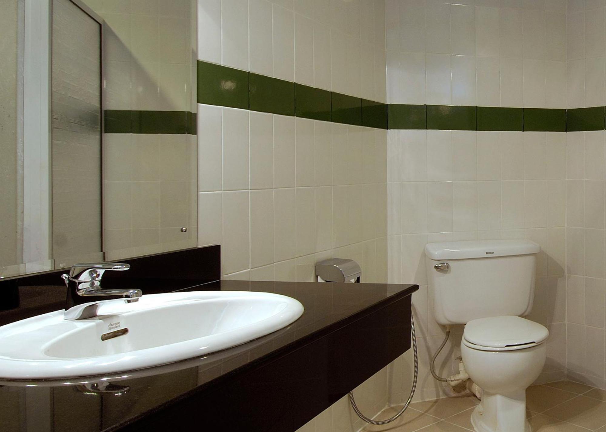 Berjaya Hotel Colombo Dehiwala-Mount Lavinia Dış mekan fotoğraf