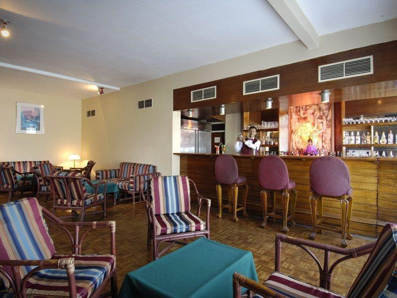 Berjaya Hotel Colombo Dehiwala-Mount Lavinia Restoran fotoğraf