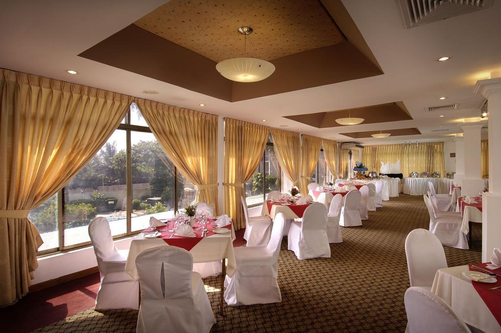 Berjaya Hotel Colombo Dehiwala-Mount Lavinia Dış mekan fotoğraf